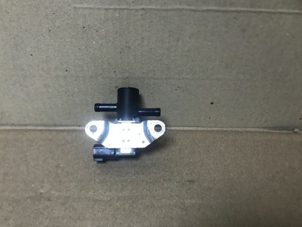 14930-JA10E | Клапан электромагнитный (вакуумный) NISSAN X-TRAIL/ROGUE T32 13-20 - Фото 2