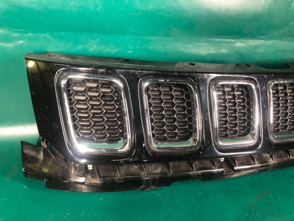 6BA20TZZAB | Решетка радиатора JEEP COMPASS 17-21 - Фото 3