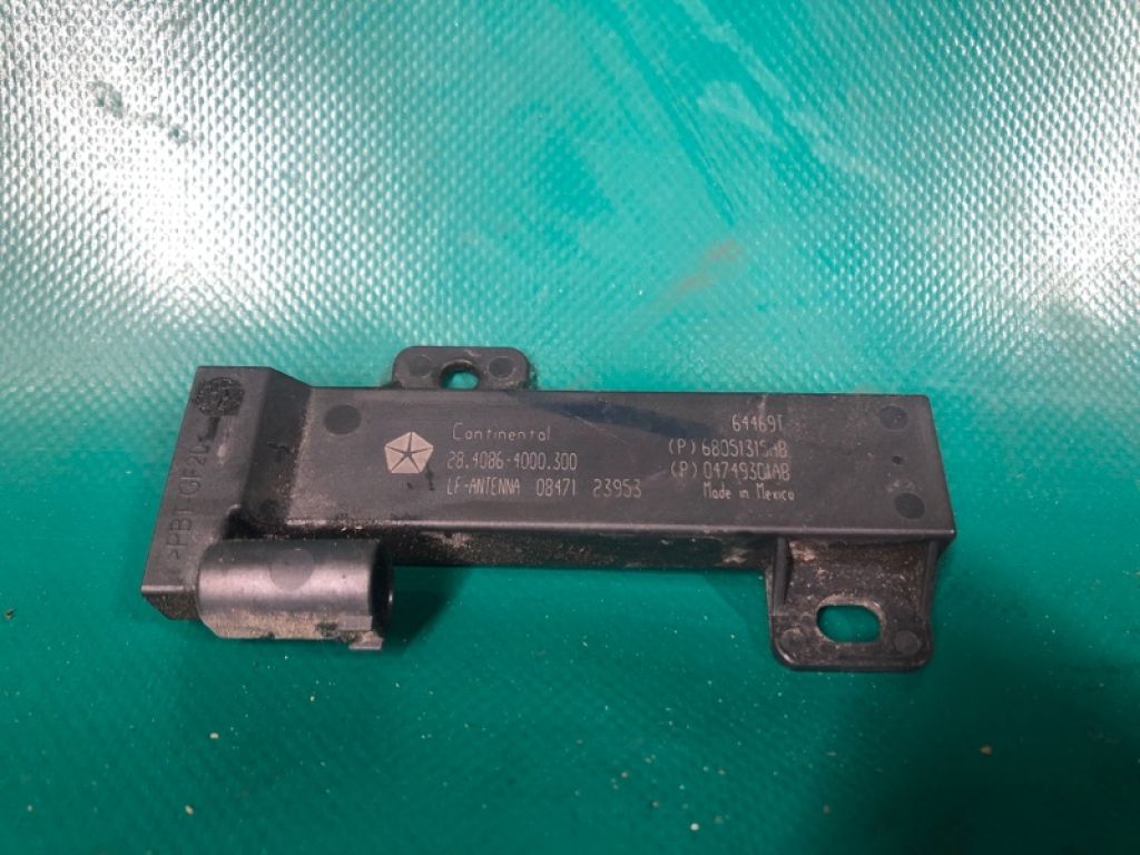 68051315AB | Антенна JEEP COMPASS 17-21