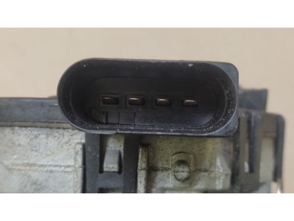 BP4K-67-340 | Моторчик склоочисника передн. MAZDA 3 BK 03-08 - Фото 5