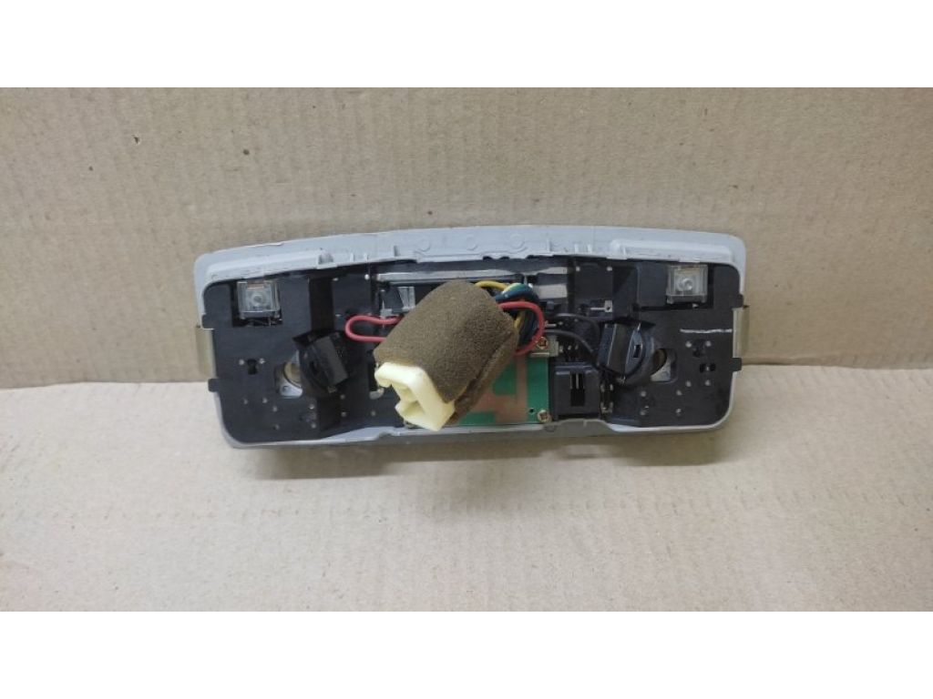 GJ6R-69-970A77 | Плафон салону MAZDA 3 BK 03-08 - Фото 2