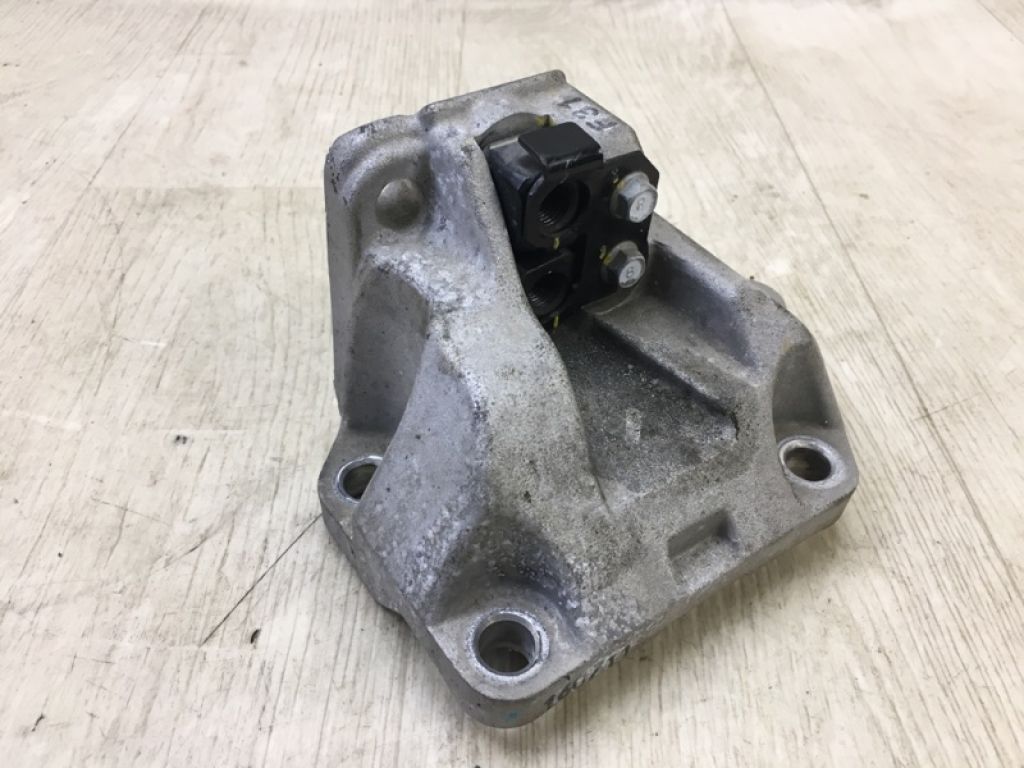 452112F310 | Кронштейн КПП лів. HYUNDAI ELANTRA AD 16-