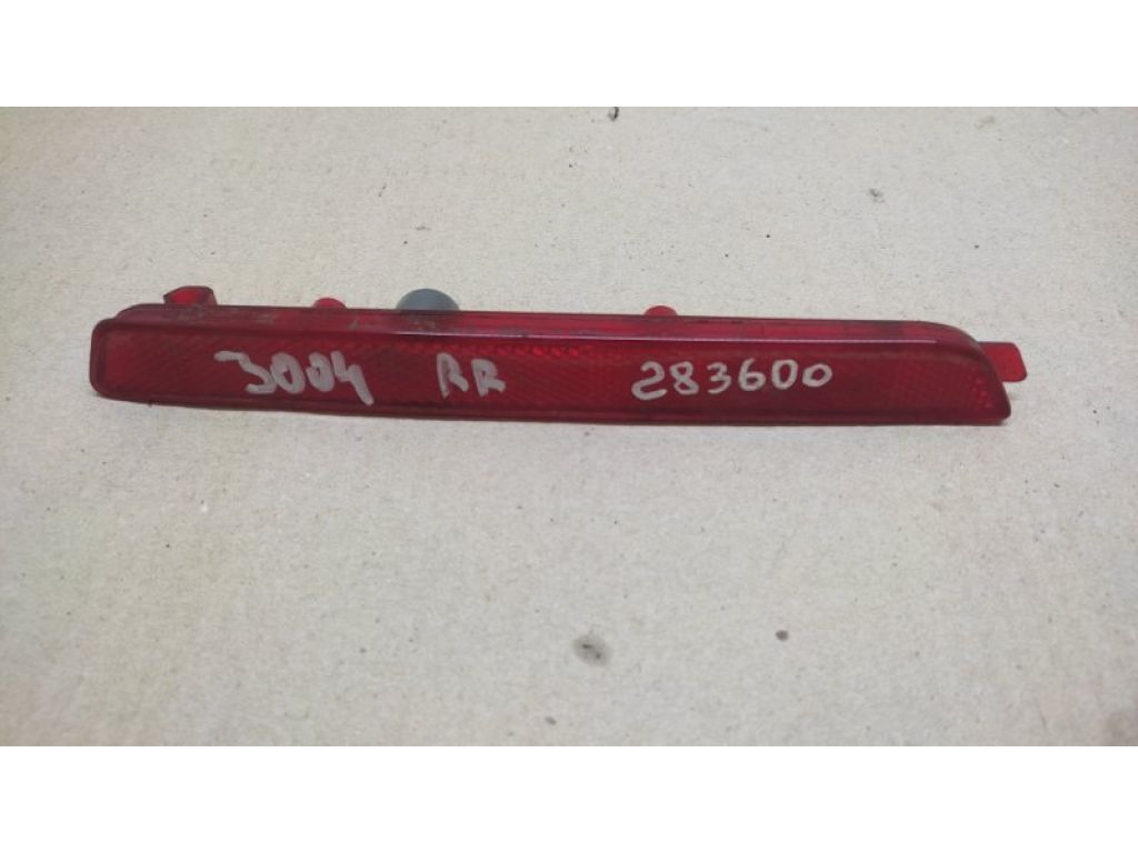 BN8R-51-5L0 | Катафот R правый MAZDA 3 BK 03-08