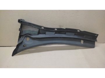 Пластик під лобове скло / Жабо лів. MAZDA 3 BK 03-08