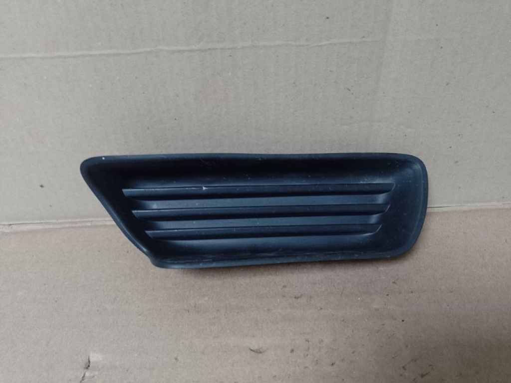 52127-06080 | Заглушка протитуманних фар передн. прав. TOYOTA CAMRY 40 06-11