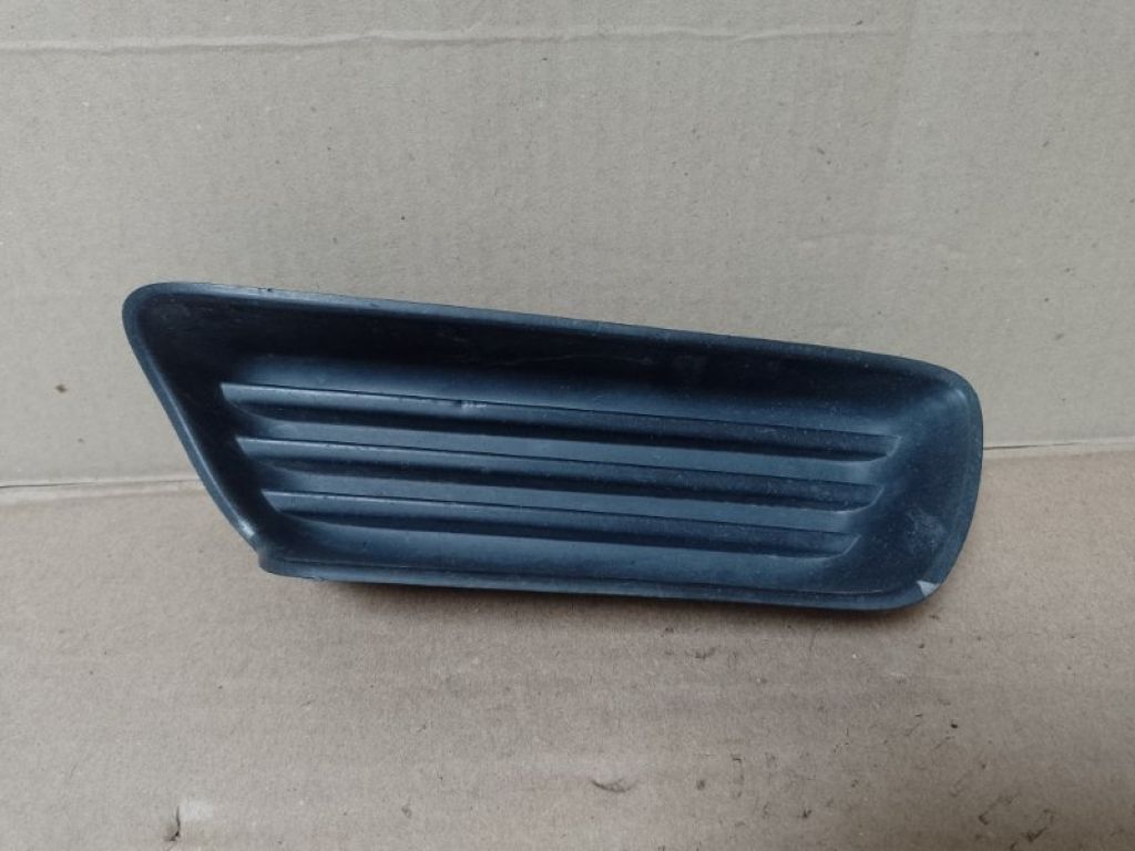52127-06080 | Заглушка протитуманних фар передн. прав. TOYOTA CAMRY 40 06-11