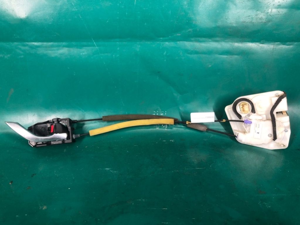 BHN9-72-310A | Замок двері задн. прав. MAZDA 3 BM 13-19