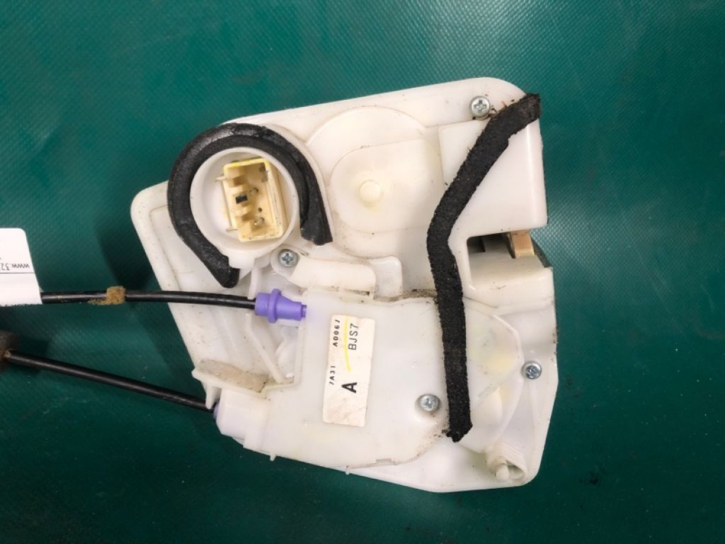 BHN9-72-310A | Замок двері задн. прав. MAZDA 3 BM 13-19 - Фото 3