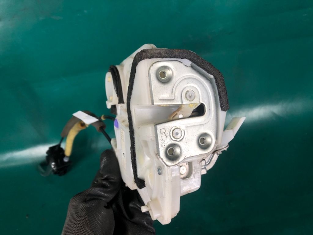 BHN9-72-310A | Замок двері задн. прав. MAZDA 3 BM 13-19 - Фото 6