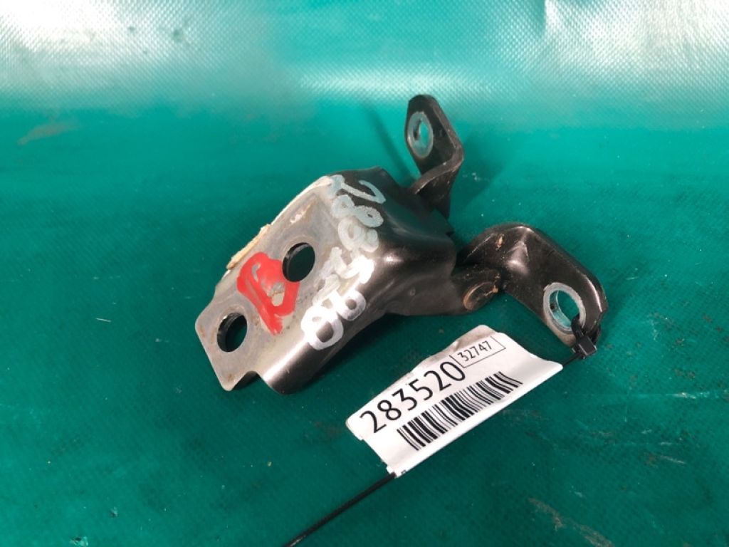KD53-58-210 | Петля двери верхняя передн. прав. MAZDA 3 BM 13-19