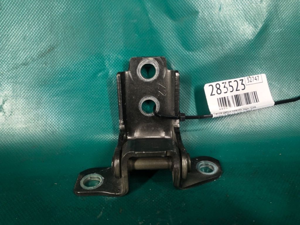 KD53-72-240 | Петля двери нижняя задн. прав. MAZDA 3 BM 13-19