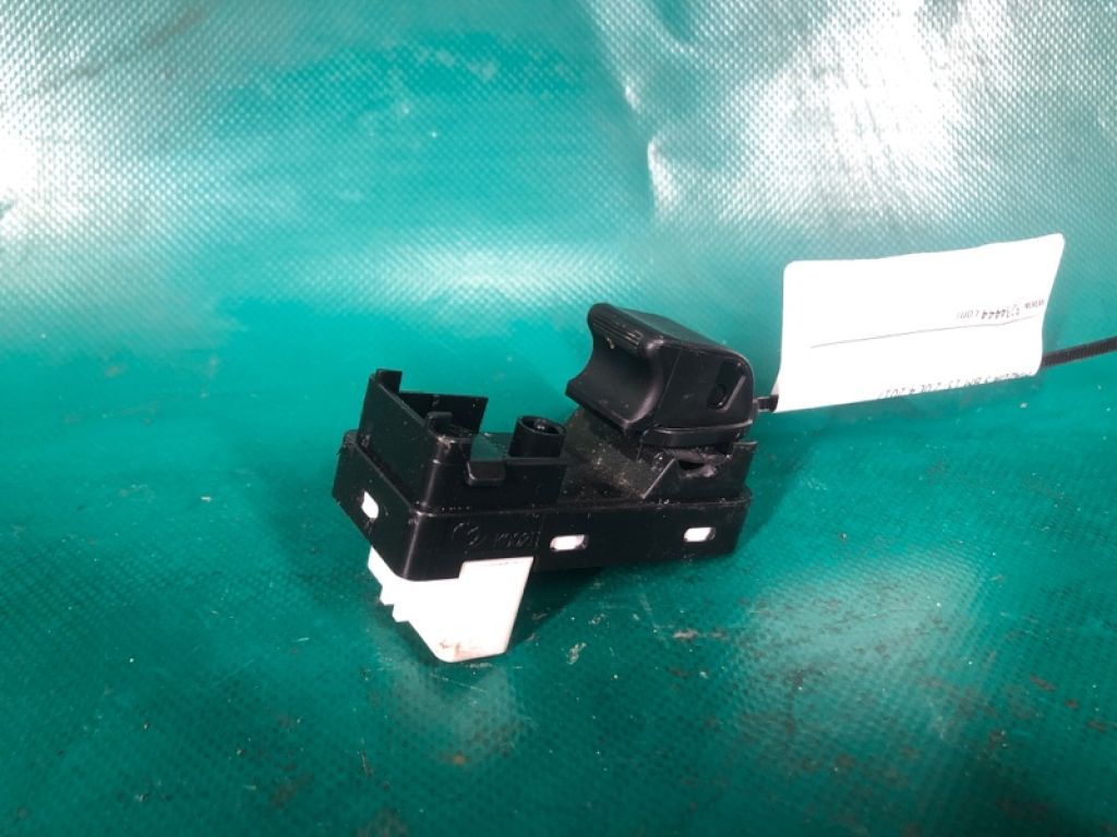 KD35-66-370 | Кнопка склопідіймача задн. прав. MAZDA 3 BM 13-19 - Фото 2