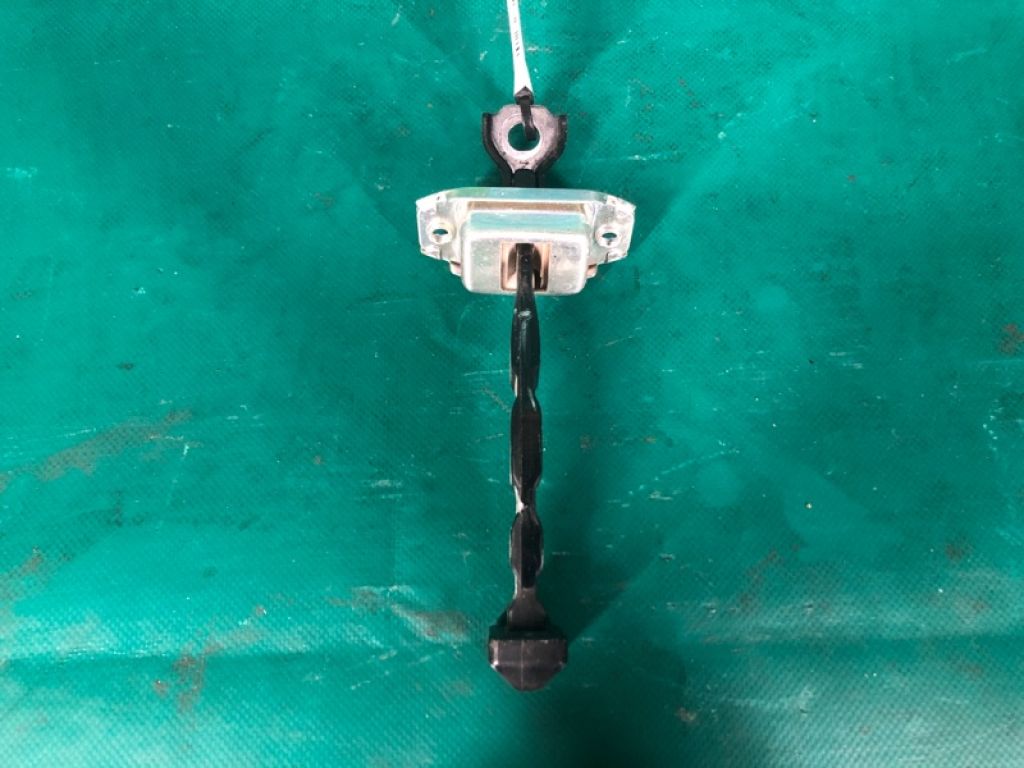 BHN9-58-270 | Ограничитель двери передн. лев. MAZDA 3 BM 13-19 - Фото 2