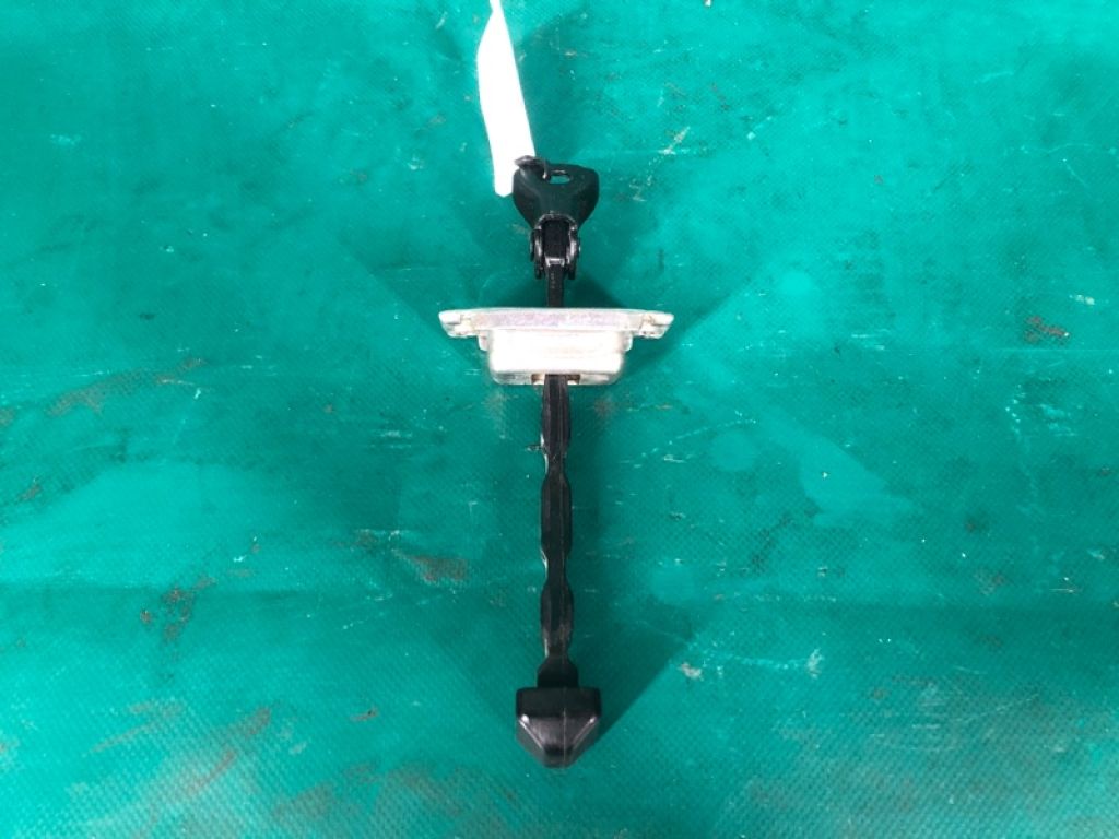 BHN9-58-270 | Ограничитель двери передн. прав. MAZDA 3 BM 13-19 - Фото 3