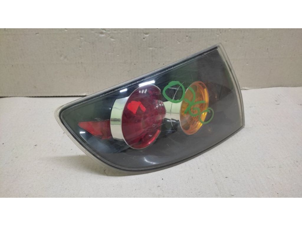 BN8R-51-160D | Фонарь наружный лев. MAZDA 3 BK 03-08 - Фото 2