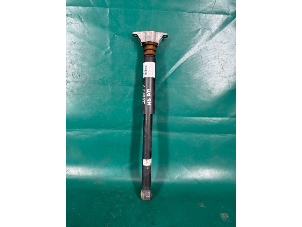 BACS-28-700 | Амортизатор задн. MAZDA 3 BM 13-19