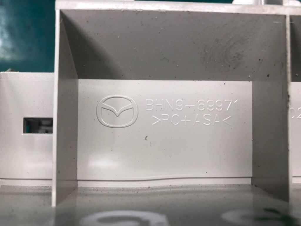 BHN9-69-970A75 | Плафон салона MAZDA 3 BM 13-19 - Фото 5