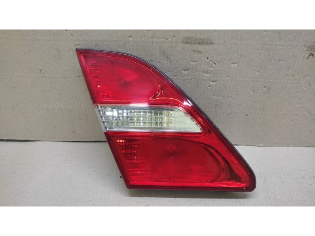 81591-50110 | Фонарь внутренний лев. LEXUS LS430 00-06