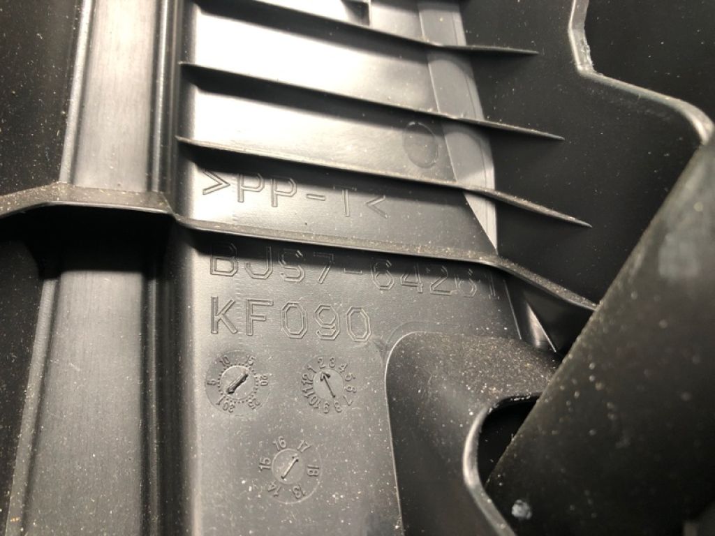 BHN1-64-030C02 | Бардачок MAZDA 3 BM 13-19 - Фото 5