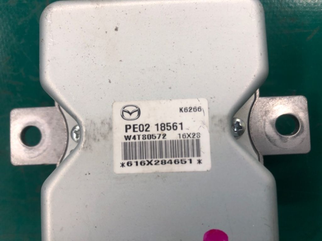 PE02-18-561 | Блок керування паливним насосом MAZDA 3 BM 13-19 - Фото 3