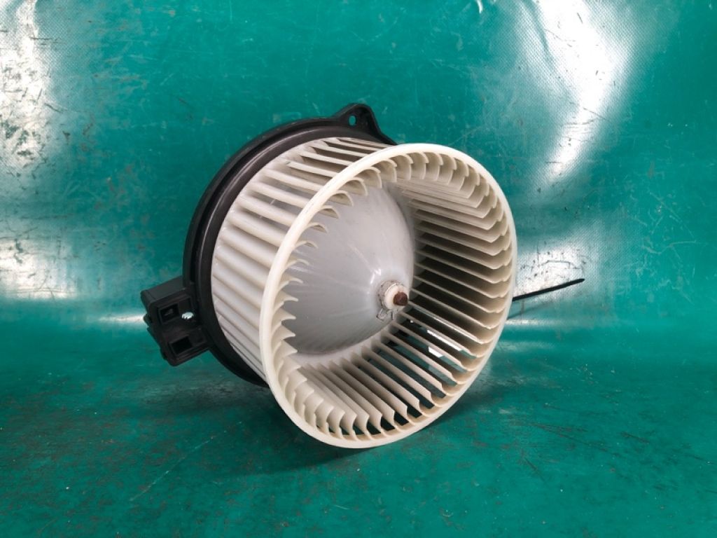 KD45-61-B10 | Моторчик пічки MAZDA 3 BM 13-19