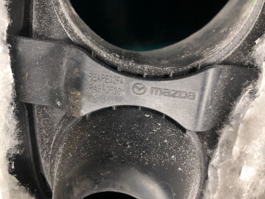 PE11-10-2F0 | Накладка двигуна декоративна MAZDA 3 BM 13-19 - Фото 3