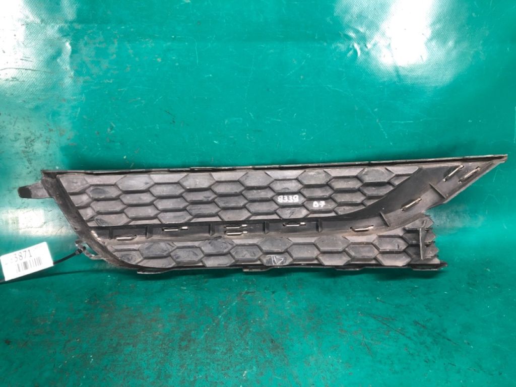 561 853 665 E | Решітка переднього бампера лів. VOLKSWAGEN PASSAT B7 11-15 - Фото 3
