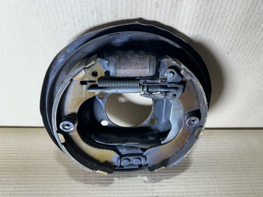 44030-1KL0A | Тормозной механизм задн. лев. NISSAN JUKE 10-19 - Фото 2