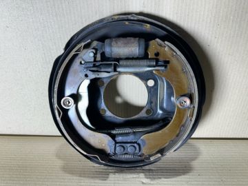 Тормозной механизм задн. прав. NISSAN JUKE 10-19