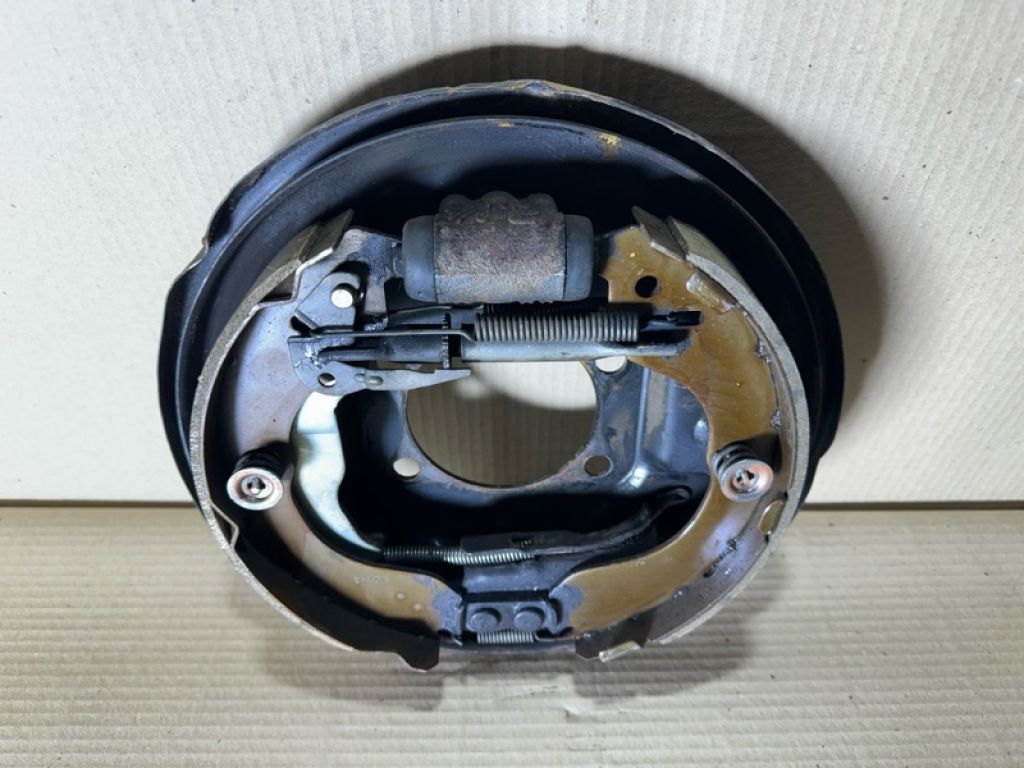 44020-1KL0A | Тормозной механизм задн. прав. NISSAN JUKE 10-19 - Фото 2