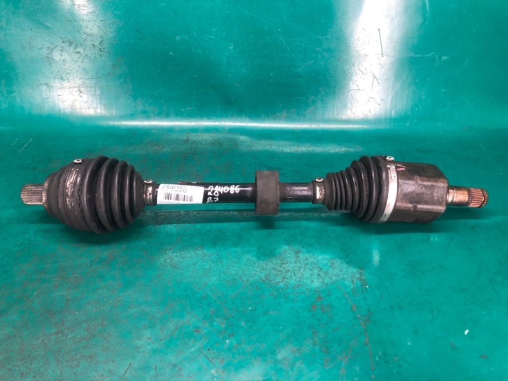 561 407 271 AE | Привод передний лев. VOLKSWAGEN PASSAT B7 11-15