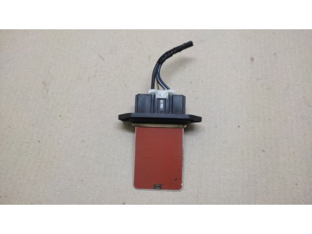 BN8P-61-B15 | Резистор печки MAZDA 3 BK 03-08 - Фото 2