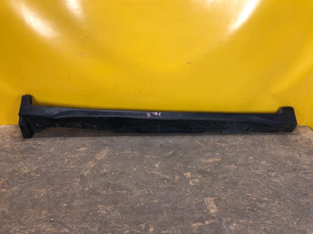 76850-6FR0A | Накладка порогу зовнішня прав. NISSAN X-TRAIL/ROGUE T32 13-20