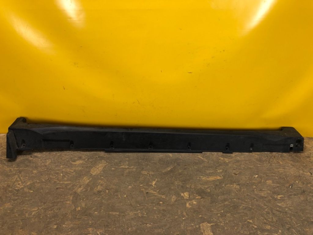 76850-6FL0A | Накладка порогу зовнішня прав. NISSAN X-TRAIL/ROGUE T32 13-20
