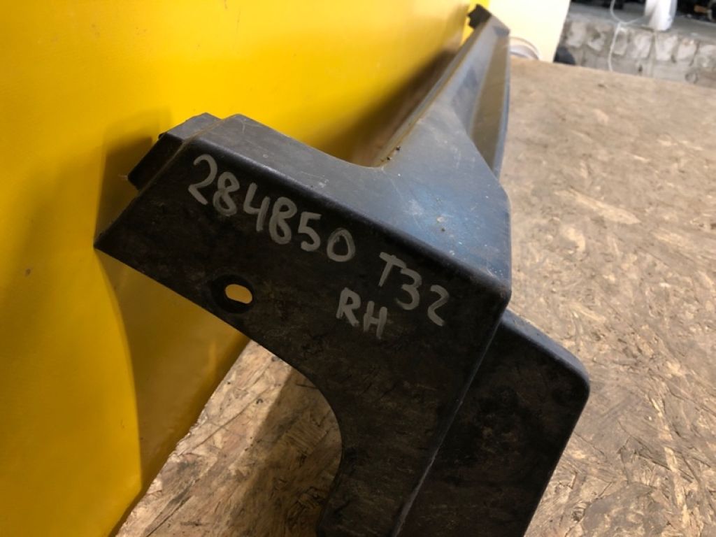 76850-6FR0A | Накладка порогу зовнішня прав. NISSAN X-TRAIL/ROGUE T32 13-20 - Фото 2