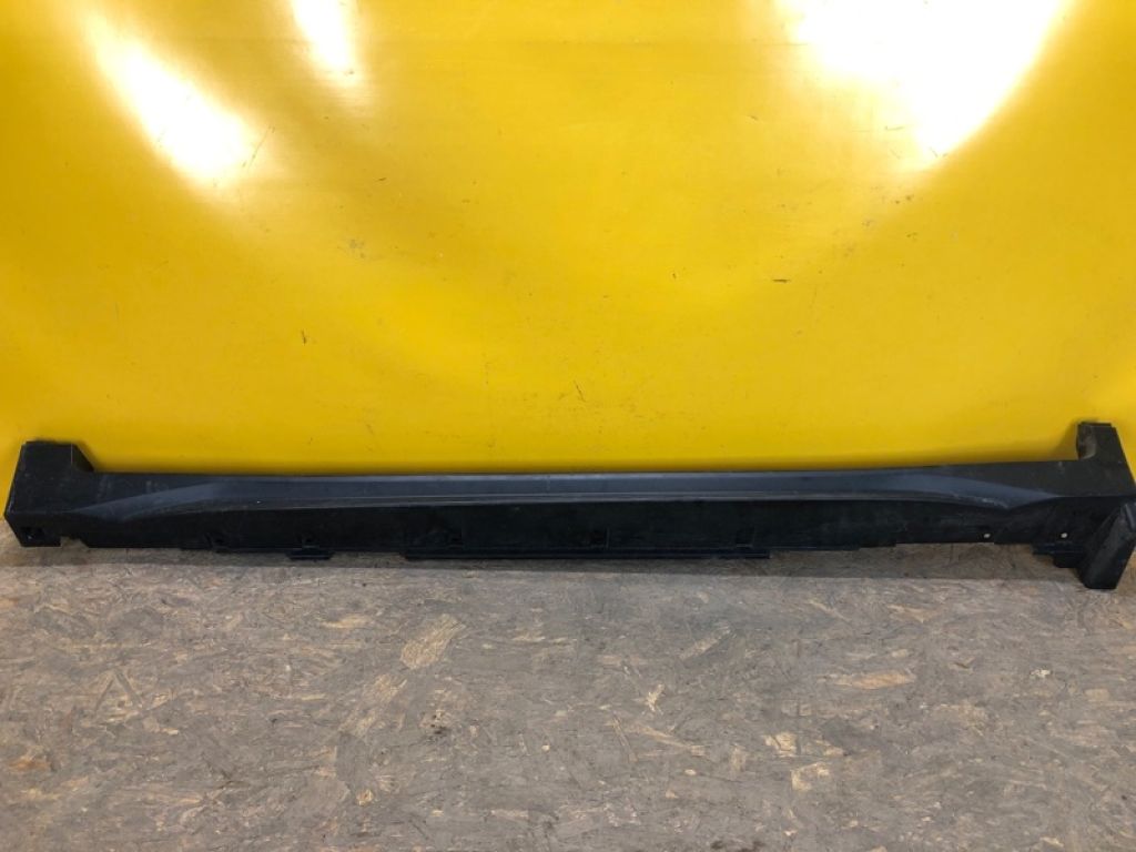 76851-6FR0A | Накладка порогу зовнішня лів. NISSAN X-TRAIL/ROGUE T32 13-20