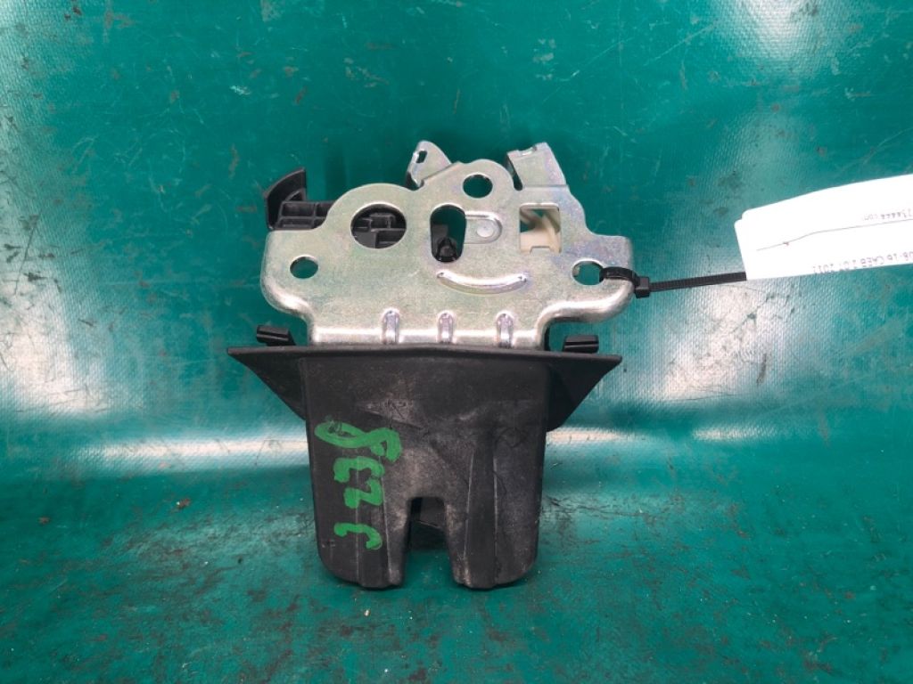 8R0 827 505 | Замок кришки багажника AUDI Q5 08-16