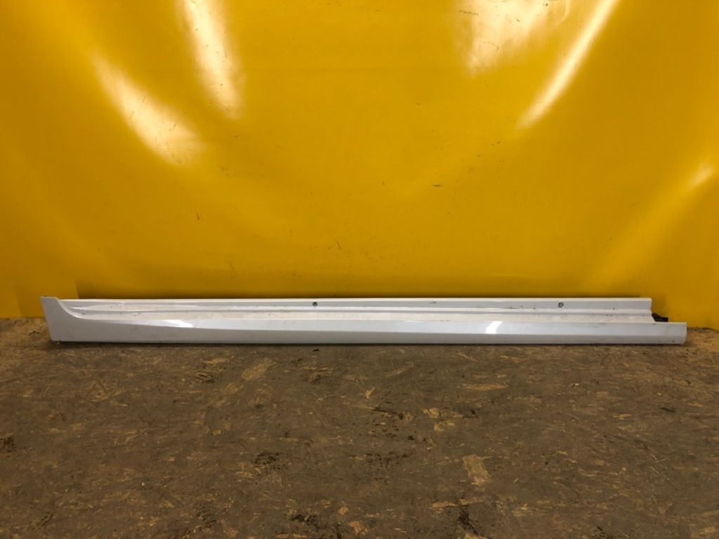 75850-33130 | Накладка порогу зовнішня прав. TOYOTA CAMRY 70 17-