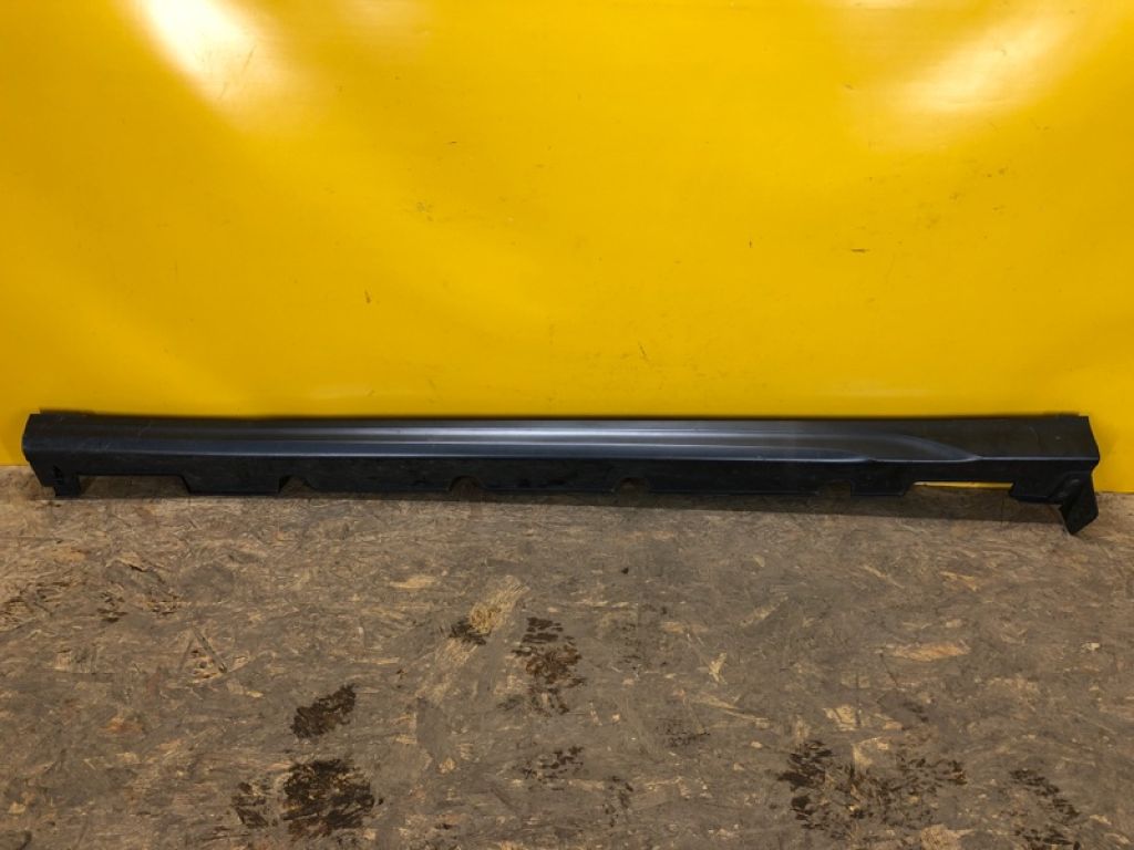 87751K4000PGY | Накладка порога наружная лев. HYUNDAI KONA OS 17-23