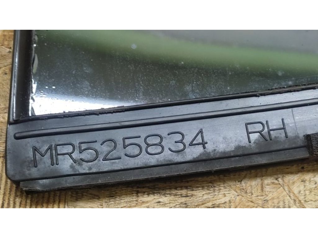 MR525826 | Скло дверей глухе задн. прав. MITSUBISHI LANCER IX 9 03-07 - Фото 2