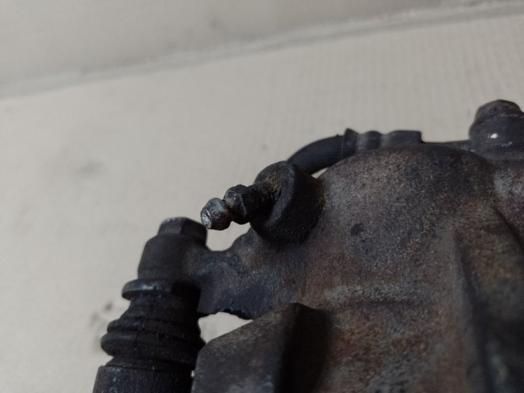 41001-8H300 | Суппорт тормозной передн. прав. NISSAN X-TRAIL T30 01-07 - Фото 3