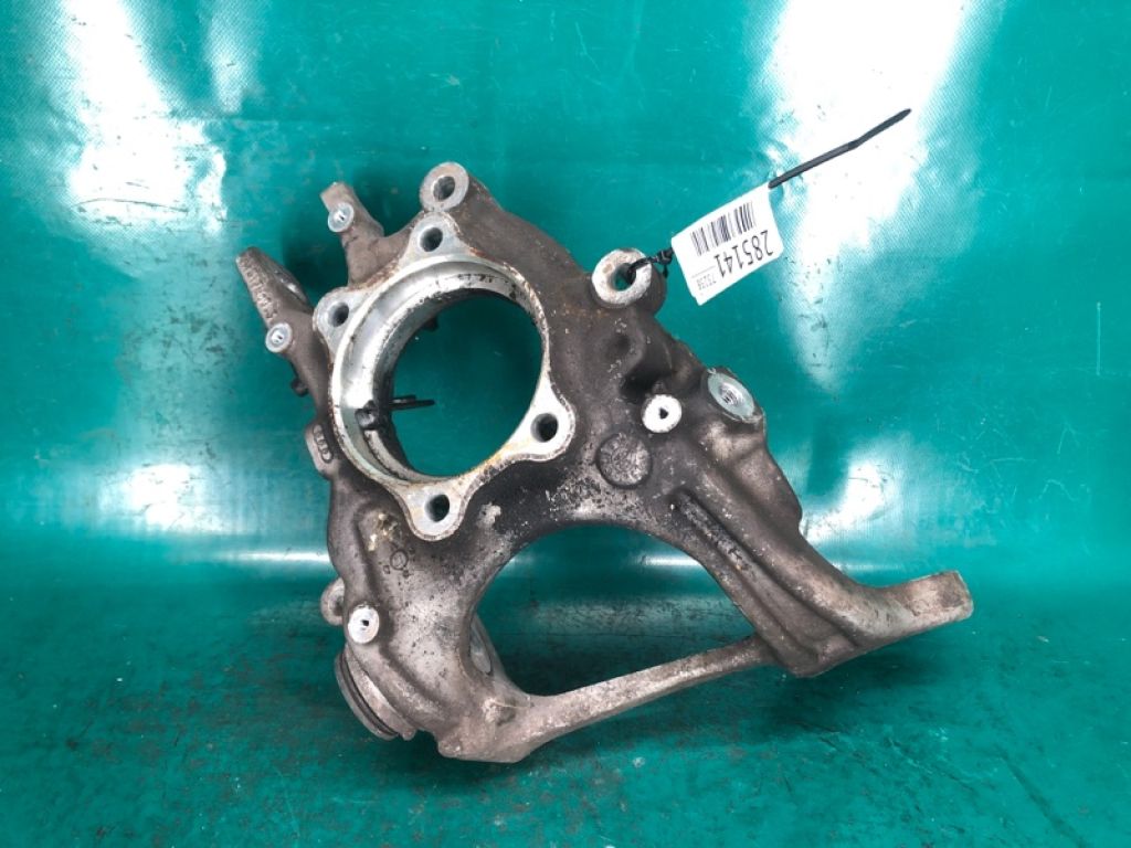 8R0 505 432 C | Цапфа задн. прав. AUDI Q5 08-16