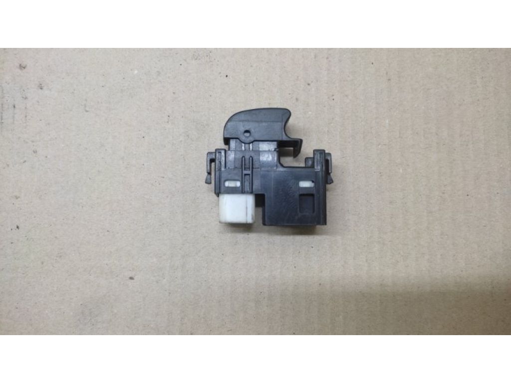 84030-AC030 | Кнопка склопідіймача задн. TOYOTA AVALON 99-05