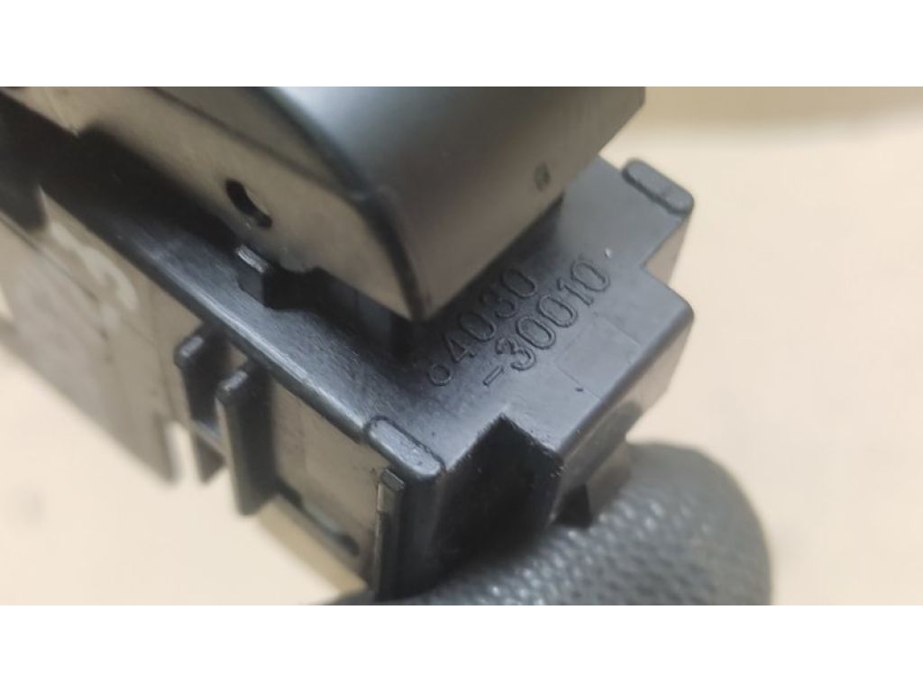 84030-AC030 | Кнопка стеклоподъемника задн. TOYOTA AVALON 99-05 - Фото 3