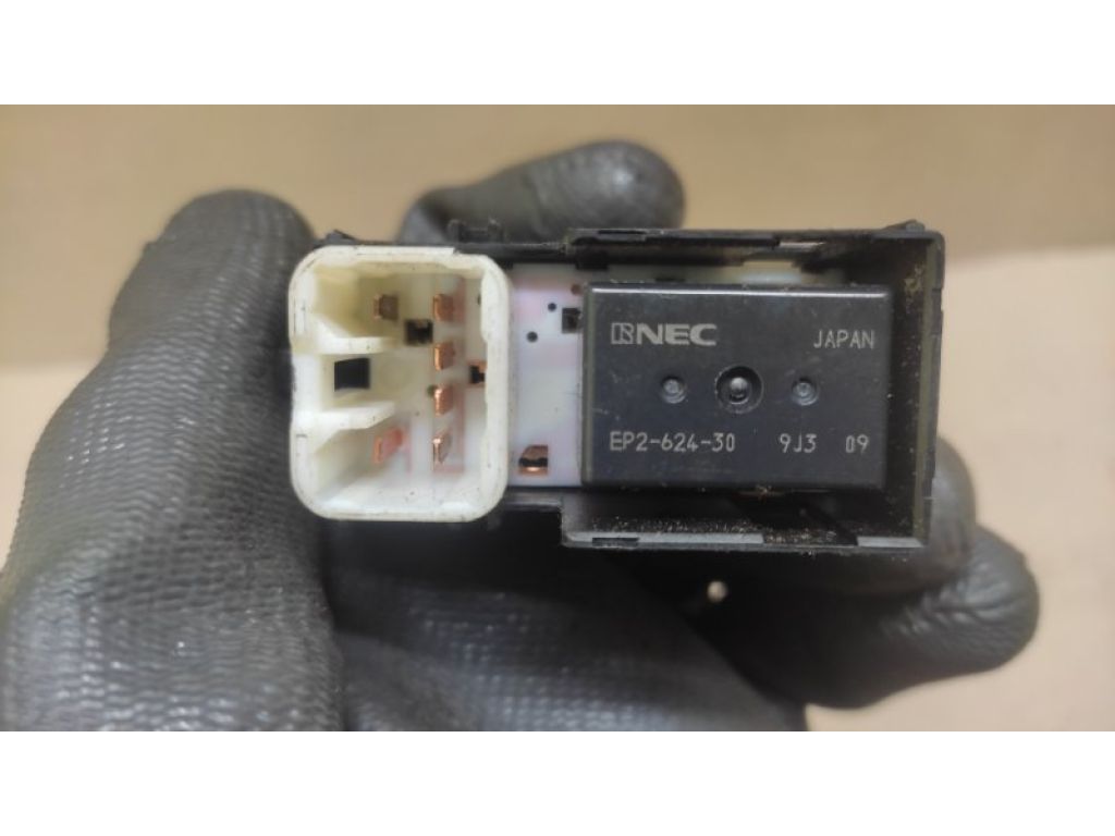 84030-AC030 | Кнопка стеклоподъемника задн. TOYOTA AVALON 99-05 - Фото 4