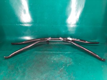 Розпірка кузова передн. AUDI Q5 08-16