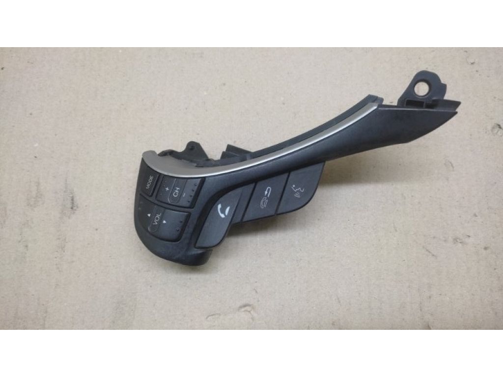 35880-TX6-A11 | Кнопки на руль лев. ACURA RDX 12-19