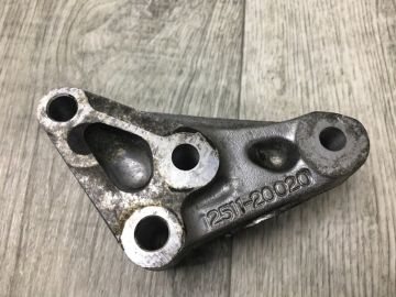Кронтейн генератора LEXUS RX300/330/350/400 03-09