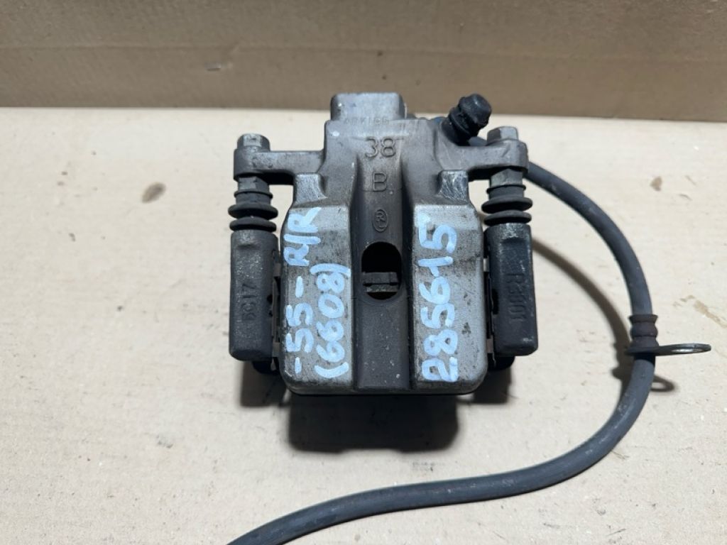 47830-06120 | Суппорт тормозной задн. прав. TOYOTA CAMRY 55 14-17