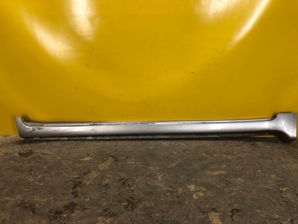 75850-60040 | Накладка порогу зовнішня прав. TOYOTA LAND CRUISER 200 08-21